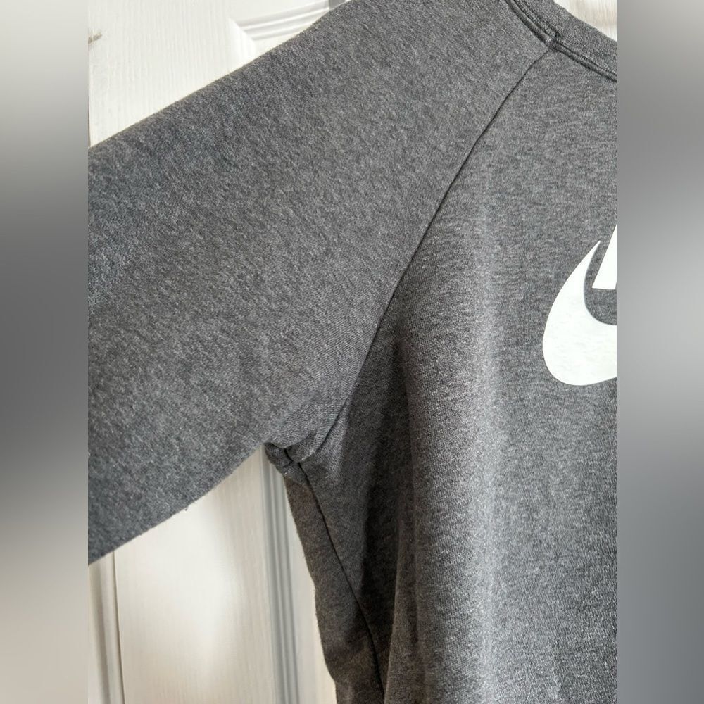 Nike Swoosh Women's Sweatshirt Sportswear Essential Logo Fleece Gray Size Small - Picture 7 of 12